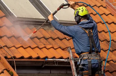 Démoussage et hydrofuge de toiture à Castella